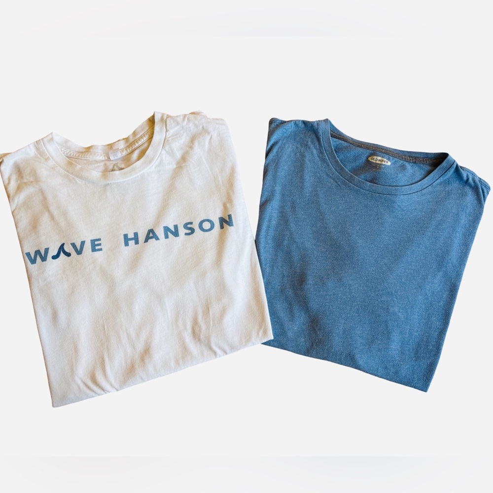 Bundle of 2 short sleeve men’s T-Shirts white and blue medium (3 for $12 item)